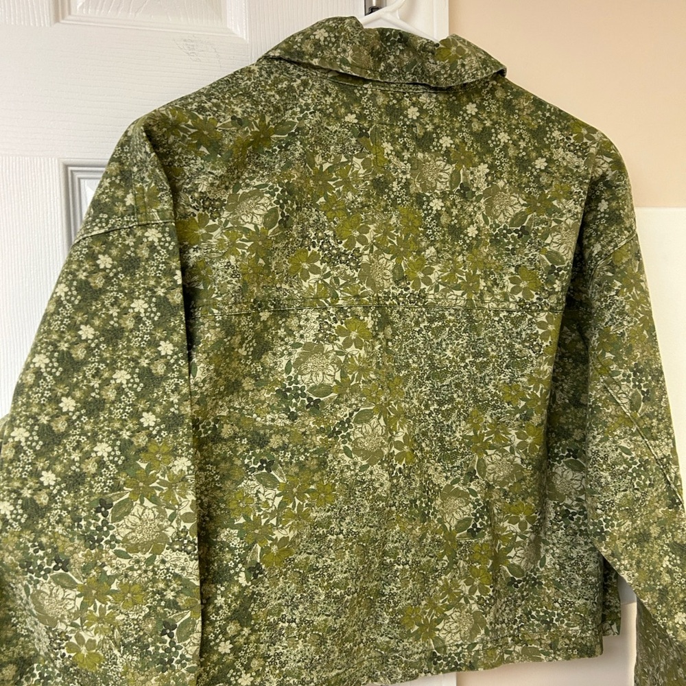 NEW Wild Fable Women's Casual Canvas Cropped Jacket Green Floral - Picture 7 of 7
